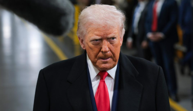 Трамп пригрозил пошлинами странам, не поддержавшим план по Гренландии