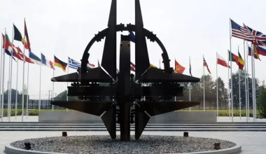 Во Франции предложили резолюцию о выходе страны из НАТО