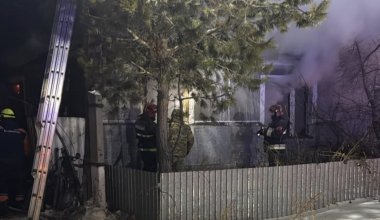 Заперли на замок одну дома и ушли: 5-летняя девочка погибла в пожаре в СКО