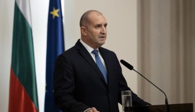 На фоне политического кризиса: президент Болгарии ушел в отставку