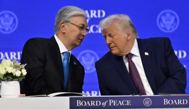 О чём шептались Токаев и Трамп на форуме в Давосе?