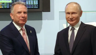 Путин провел закрытые переговоры с представителями Трампа в Кремле