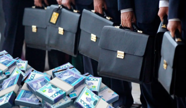 Сотни миллиардов обязательных пенсионных взносов выплатили работодатели в Казахстане