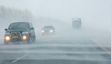 Морозы парализовали трассы: в регионах Казахстана ввели ограничения