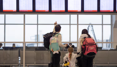 Сильный шторм парализовал транспорт и вызвал массовые отмены рейсов в США