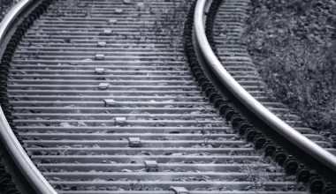 Поезд насмерть сбил сотрудника военизированной охраны в Туркестанской области