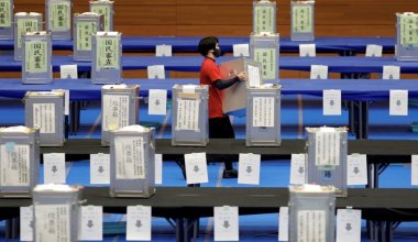 В Японии проходят досрочные парламентские выборы