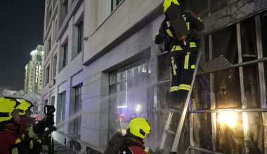 Жилой комплекс загорелся в Бостандыкском районе Алматы