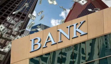 Зарабатывают триллионы, а бизнес кредитов не видит - Токаев о банках в Казахстане