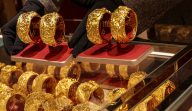 Инвесторы настороже: драгметаллы снова падают в цене