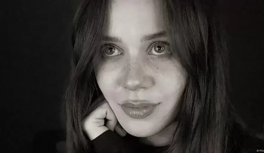 Казахстан выдаст России активистку, связанную с Навальным