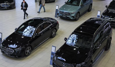 Россия получает тысячи иномарок через Китай в обход санкций