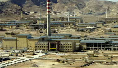 Иран допустил ядерную сделку с США при снятии санкций