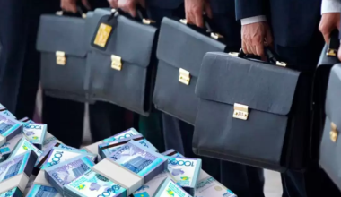 В каких сферах работает больше всего казахстанцев