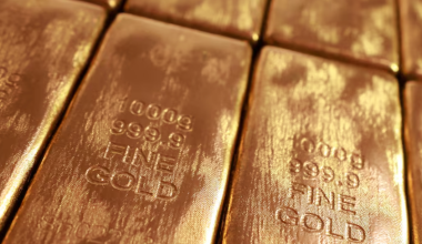 Драгметаллы падают в цене: рынок фиксирует прибыль