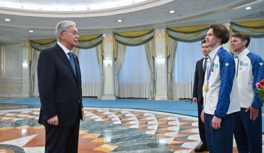 Успех исторического значения: Токаев наградил Шайдорова, его отца и тренеров