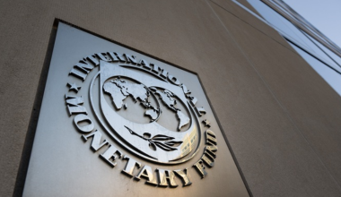 МВФ одобрил кредит на $8 млрд для Украины