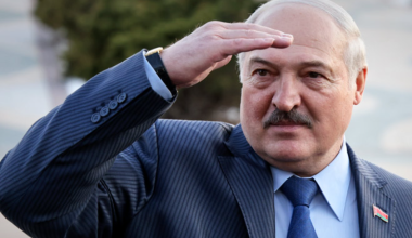 Лукашенко предложил женщинам жаловаться ему в TikTok