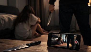 В Атырау парень несколько часов пытал девушку ножом, снимая на видео