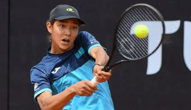 Казахстанец Омарханов вышел в финал турнира в Тунисе