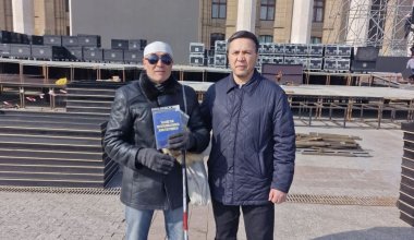 Трех активистов задержали в Алматы