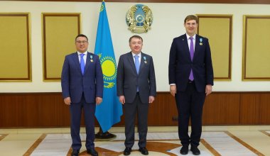 Олигарх Турлов получил орден «Парасат» за заслуги перед Казахстаном