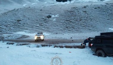 Семья с двумя детьми пропала в горах под Алматы: их искали всю ночь