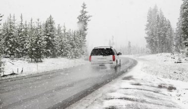 Трассы закрыли из-за непогоды в Казахстане