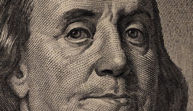 Казахстанские финансисты ждут укрепления доллара до 526 тенге