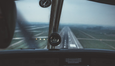 Военный самолёт потерпел крушение во Франции во время тренировки