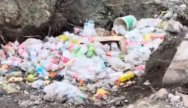 Туристический позор: мусор у нацпарка вызвал скандал