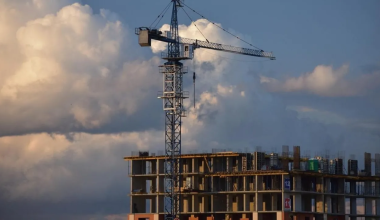 Сроки сорвали: дольщики в Атырау не могут получить квартиры от BI Group