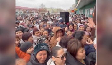 Раздача плова и дешёвая обувь обернулись давкой: предпринимателя наказали в ВКО