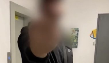 Бил по двери и пугал ребёнка: в Павлодаре выселили буйного соседа