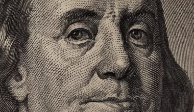 Курсы валют: сколько стоит доллар в обменниках Казахстана 18 апреля