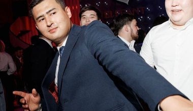 Разбрасывал миллионы на беташаре: депутата и сына акима наказали в Актобе