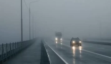 Штормовое предупреждение объявили почти по всему Казахстану