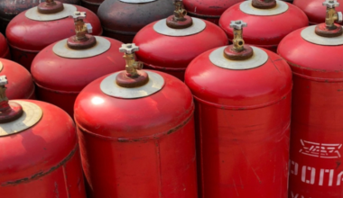 В Кокшетау взорвались газовые баллоны при пожаре