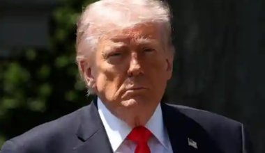 Рейтинг Трампа в США упал до минимума