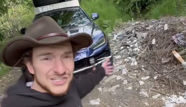 Американский блогер возмутился мусором в горах Казахстана