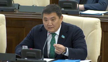 «В рабочей группе одно, здесь — другое»: Базарбек устроил разнос из-за взлетевших цен на авиабилеты