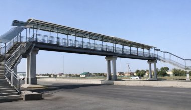 Пенсионерка погибла после падения с моста в Атырауской области