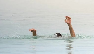 В день последнего звонка утонул сотрудник школы в Актюбинской области