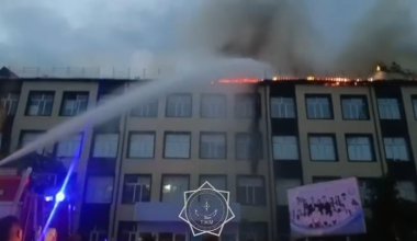 Тревога в Аркалыке: школа охвачена пламенем