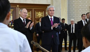 Как встретили Путина в Астане: фоторепортаж