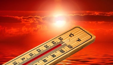 Конец весны принесет Казахстану ливни, град и жару до +40