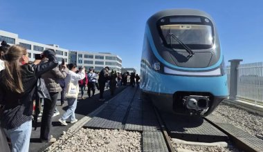 Пиковые нагрузки: об усилении контроля на линии LRT предупредили пассажиров