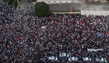 «Албания не продается»: тысячи людей вышли против проекта зятя Трампа
