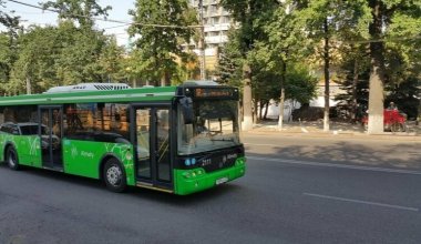 Жестокое избиение студентки в алматинском автобусе: полиция ищет агрессивную пассажирку