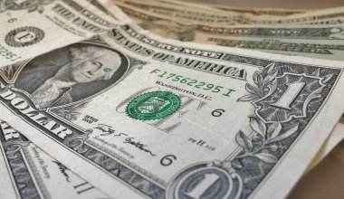Спрос на доллары резко вырос в обменниках Казахстана